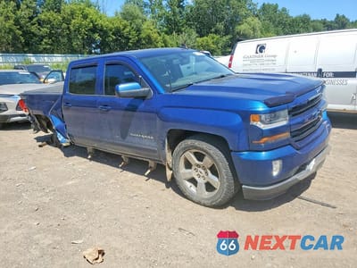 Czwarte zdjęcie samochodu z boku: 2016 CHEVROLET SILVERADO K1500 LT VIN:3GCUKREC2GG244242 - miniatura