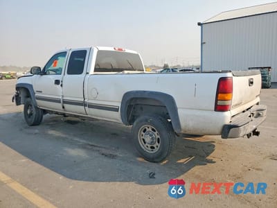 Drugie zdjęcie samochodu z przodu: 2001 CHEVROLET SILVERADO K2500 HEAVY DUTY VIN:1GCHK29UX1E245908 - miniatura