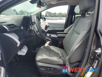 Zdjęcie 7 z 13 samochodu: 2025 TOYOTA SIENNA XLE 8-PASSENGER VIN:5TDYRKEC9SS285028 - miniatura