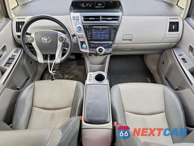 Zdjęcie 8 z 13 samochodu: 2015 TOYOTA PRIUS V FIVE VIN:JTDZN3EU2FJ023112 - miniatura