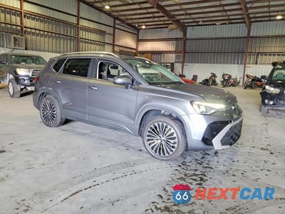 Czwarte zdjęcie samochodu z boku: 2025 VOLKSWAGEN TAOS SE VIN:3VVEC7B25SM064816 - miniatura