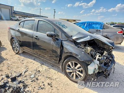 Czwarte zdjęcie samochodu z boku: 2020 NISSAN VERSA SV VIN:3N1CN8EV6LL845432 - miniatura
