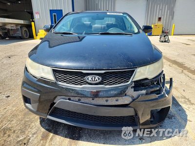Piąte zdjęcie samochodu w środku: 2011 KIA FORTE KOUP EX VIN:KNAFU6A22B5333109 - miniatura