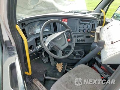 Zdjęcie 8 z 13 samochodu: 2023 FREIGHTLINER CASCADIA 116 SEMI TRUCK VIN:3AKJHTDV9PSUP4555 - miniatura