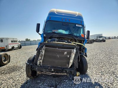 Piąte zdjęcie samochodu w środku: 2021 FREIGHTLINER CASCADIA 1 - SEMI TRUCK VIN:1FUJHHDR7MLMJ5737 - miniatura