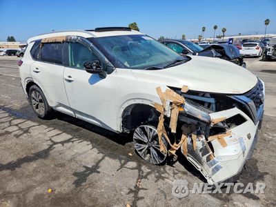 Czwarte zdjęcie samochodu z boku: 2022 NISSAN ROGUE SV VIN:5N1BT3BA0NC733447 - miniatura