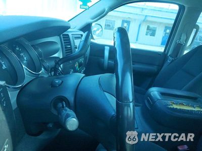 Zdjęcie 9 z 12 samochodu: 2008 GMC SIERRA K1500 VIN:3GTEK13J08G273067 - miniatura