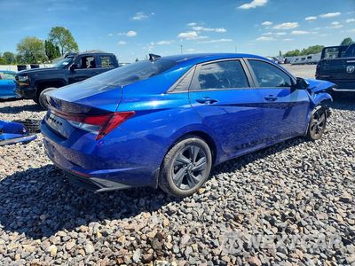 Trzecie zdjęcie samochodu z tyłu: 2023 HYUNDAI ELANTRA SEL VIN:KMHLM4AG7PU440039 - miniatura