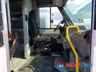 Zdjęcie 7 z 13 samochodu: 2018 ISUZU NPR VIN:JALB4T178J7W00833 - miniatura