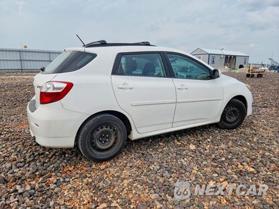 Trzecie zdjęcie samochodu z tyłu: 2011 TOYOTA MATRIX BASE VIN:2T1KU4EEXBC671130 - miniatura