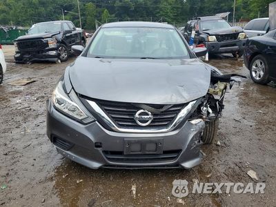 Piąte zdjęcie samochodu w środku: 2018 NISSAN ALTIMA 2.5 S VIN:1N4AL3AP4JC476699 - miniatura