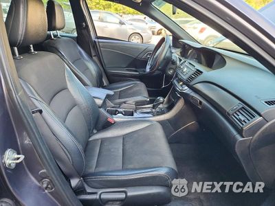 Zdjęcie 7 z 12 samochodu: 2017 HONDA ACCORD SPORT VIN:1HGCR2F55HA149691 - miniatura