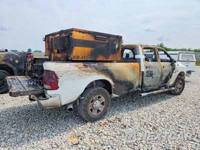 Trzecie zdjęcie samochodu z tyłu: 2015 RAM 3500 SLT VIN:3C63R3HL7FG642004 - miniatura