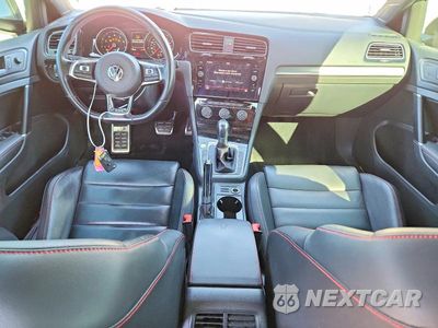 Zdjęcie 8 z 12 samochodu: 2018 VOLKSWAGEN GTI S/SE VIN:3VW447AU0JM250236 - miniatura
