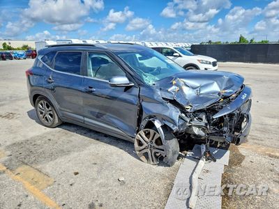 Czwarte zdjęcie samochodu z boku: 2023 KIA SELTOS S VIN:KNDEU2AA3P7398609 - miniatura