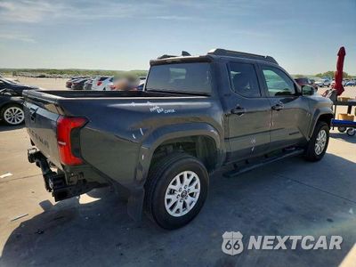 Trzecie zdjęcie samochodu z tyłu: 2025 TOYOTA TACOMA SR5 VIN:3TMKB5FN3SM046053 - miniatura