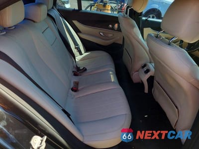 Zdjęcie 10 z 13 samochodu: 2017 MERCEDES-BENZ E 300 4MATIC VIN:WDDZF4KB9HA198486 - miniatura