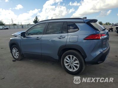 Drugie zdjęcie samochodu z przodu: 2025 TOYOTA COROLLA CROSS LE VIN:7MUCAAAG0SV136176 - miniatura