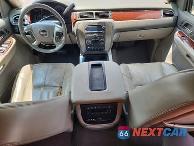 Zdjęcie 8 z 13 samochodu: 2007 GMC YUKON XL C1500 VIN:1GKFC16027R267987 - miniatura