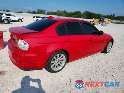 Trzecie zdjęcie samochodu z tyłu: 2011 BMW 328 XI VIN:WBAPK7C5XBA464092 - miniatura