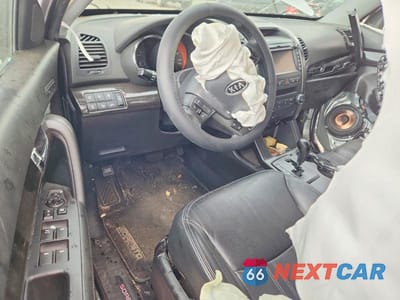Zdjęcie 8 z 13 samochodu: 2013 KIA SORENTO SX VIN:5XYKWDA27DG312699 - miniatura