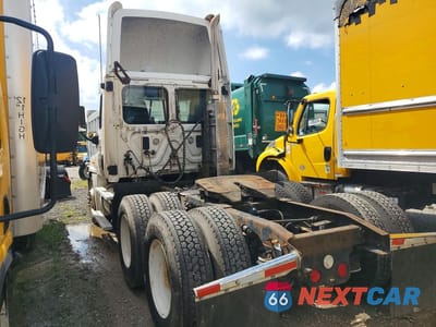 Drugie zdjęcie samochodu z przodu: 2010 FREIGHTLINER CASCADIA 125 VIN:1FUJGEDR3ALAV5575 - miniatura