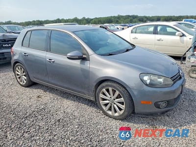 Czwarte zdjęcie samochodu z boku: 2013 VOLKSWAGEN GOLF VIN:WVWDM7AJ4DW062106 - miniatura