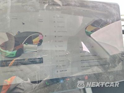 Zdjęcie 9 z 12 samochodu: 2023 TESLA MODEL 3 VIN:5YJ3E1EAXPF464365 - miniatura