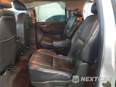 Zdjęcie 10 z 13 samochodu: 2010 CHEVROLET SUBURBAN K1500 LT VIN:1GNUKJE37AR242602 - miniatura