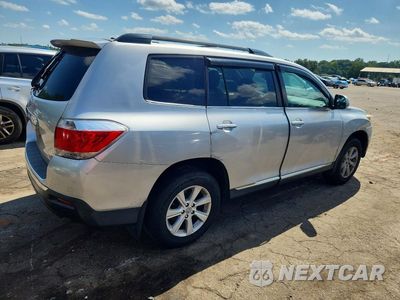 Trzecie zdjęcie samochodu z tyłu: 2011 TOYOTA HIGHLANDER BASE VIN:5TDBK3EH4BS069518 - miniatura