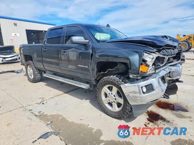 Czwarte zdjęcie samochodu z boku: 2019 CHEVROLET SILVERADO K2500 HEAVY DUTY LT VIN:1GC1KSEY6KF193389 - miniatura