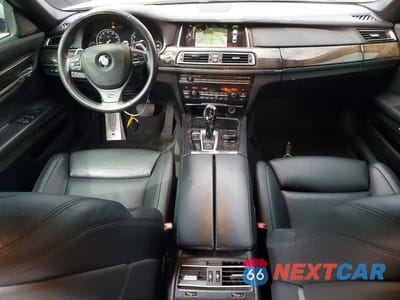 Zdjęcie 8 z 12 samochodu: 2015 BMW 750 I VIN:WBAYA8C57FD825375 - miniatura