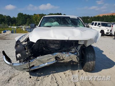 Piąte zdjęcie samochodu w środku: 2020 RAM 1500 CLASSIC SLT VIN:1C6RR6TT4LS111110 - miniatura
