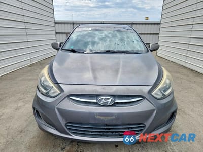 Piąte zdjęcie samochodu w środku: 2015 HYUNDAI ACCENT GS VIN:KMHCT5AE3FU231189 - miniatura