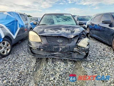 Piąte zdjęcie samochodu w środku: 2006 KIA RIO BASE VIN:KNADE123166136575 - miniatura