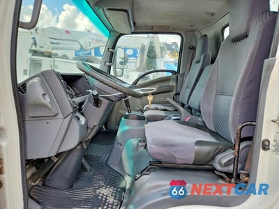 Zdjęcie 7 z 13 samochodu: 2012 ISUZU NPR HD VIN:JALC4W165C7000402 - miniatura