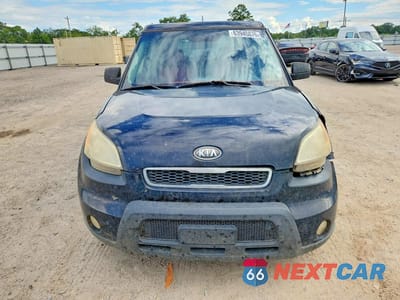 Piąte zdjęcie samochodu w środku: 2010 KIA SOUL + VIN:KNDJT2A25A7042194 - miniatura