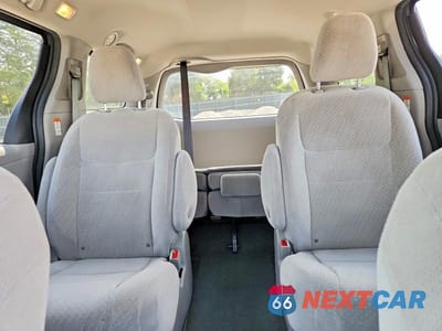 Zdjęcie 10 z 14 samochodu: 2020 TOYOTA SIENNA LE VIN:5TDJZ3DC2LS240152 - miniatura