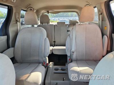 Zdjęcie 10 z 13 samochodu: 2012 TOYOTA SIENNA LE VIN:5TDKK3DCXCS206503 - miniatura