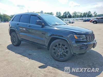 Czwarte zdjęcie samochodu z boku: 2017 JEEP GRAND CHEROKEE LAREDO VIN:1C4RJFAG0HC861756 - miniatura