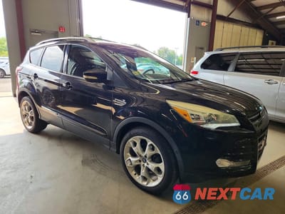Czwarte zdjęcie samochodu z boku: 2013 FORD ESCAPE TITANIUM VIN:1FMCU9J92DUC30104 - miniatura