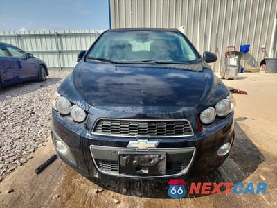 Piąte zdjęcie samochodu w środku: 2012 CHEVROLET SONIC LT VIN:1G1JC6SH5C4205627 - miniatura