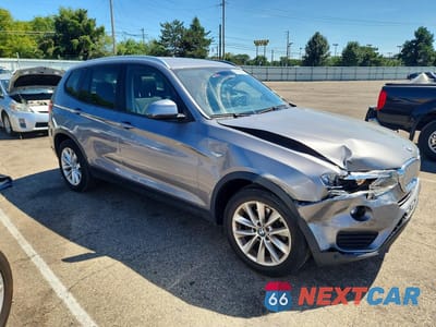 Czwarte zdjęcie samochodu z boku: 2016 BMW X3 XDRIVE28I VIN:5UXWX9C50G0D62911 - miniatura
