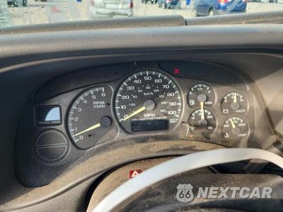 Zdjęcie 9 z 12 samochodu: 2001 CHEVROLET SILVERADO C1500 VIN:2GCEC19T611168215 - miniatura