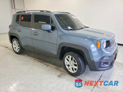 Czwarte zdjęcie samochodu z boku: 2017 JEEP RENEGADE LATITUDE VIN:ZACCJBBB3HPF33907 - miniatura