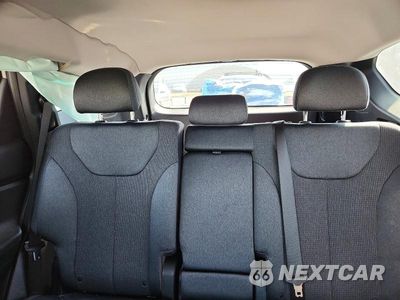 Zdjęcie 10 z 14 samochodu: 2019 HYUNDAI SANTA FE SE VIN:5NMS23AD4KH043801 - miniatura