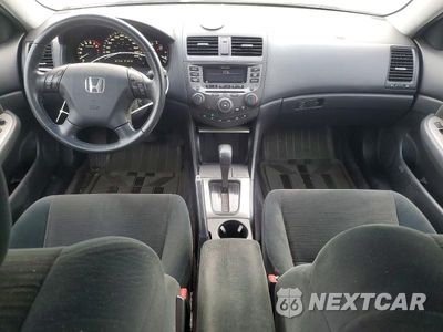 Zdjęcie 8 z 12 samochodu: 2007 HONDA ACCORD EX VIN:1HGCM56787A801218 - miniatura