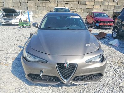 Piąte zdjęcie samochodu w środku: 2019 ALFA ROMEO GIULIA TI VIN:ZARFANBN1K7608042 - miniatura