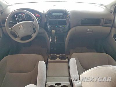 Zdjęcie 8 z 13 samochodu: 2004 TOYOTA SIENNA LE 8 PASSENGER VIN:5TDZA23C04S186812 - miniatura