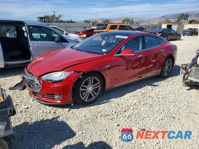 2014 TESLA MODEL S 5YJSA1S12EFP57282 - główne zdjęcie licytacji z USA - miniatura